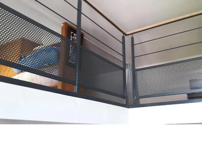 Situe Au Sein D'une A Pour 4 A 6 Personnes, 1 Chambre, 1 Mezzanine