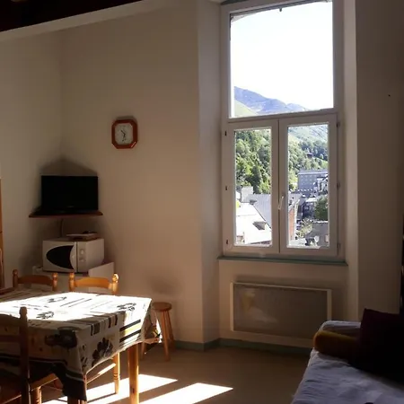 Situe Au Sein D'une A Pour 4 A 6 Personnes, 1 Chambre, 1 Mezzanine * Barèges
