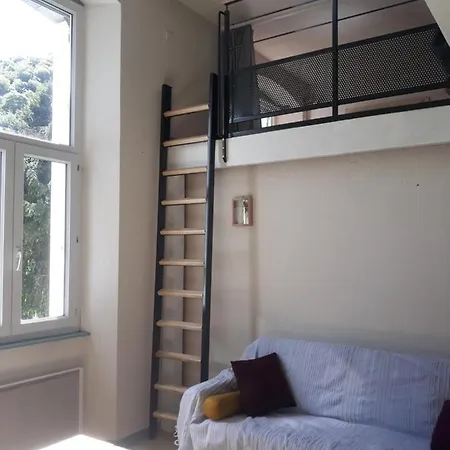 Situe Au Sein D'une A Pour 4 A 6 Personnes, 1 Chambre, 1 Mezzanine Апартаменты